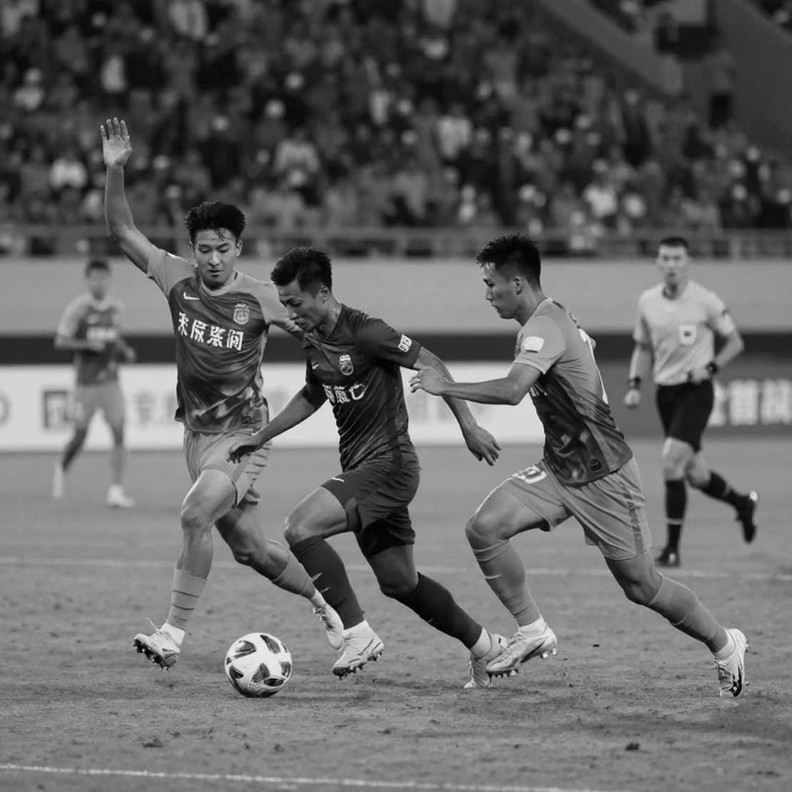 Ballack, Lennart Karl và bài học về những câu chuyện bị cắt xén: Bayern Munich đang bảo vệ điều gì?