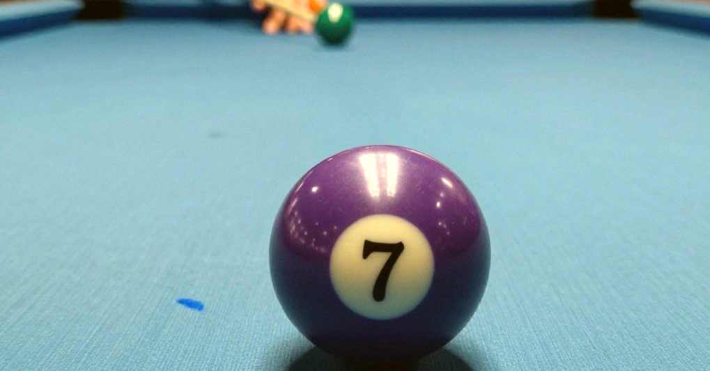 Bên dưới ánh đèn Crucible: Khi an toàn viết nên lịch sử snooker
